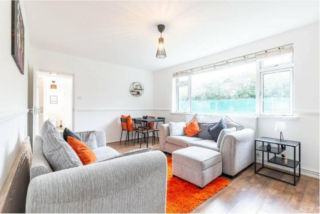 Unique 4 Bed Detached House In East Ferienhaus