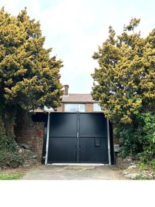 Unique 4 Bed Detached House In East Ferienhaus